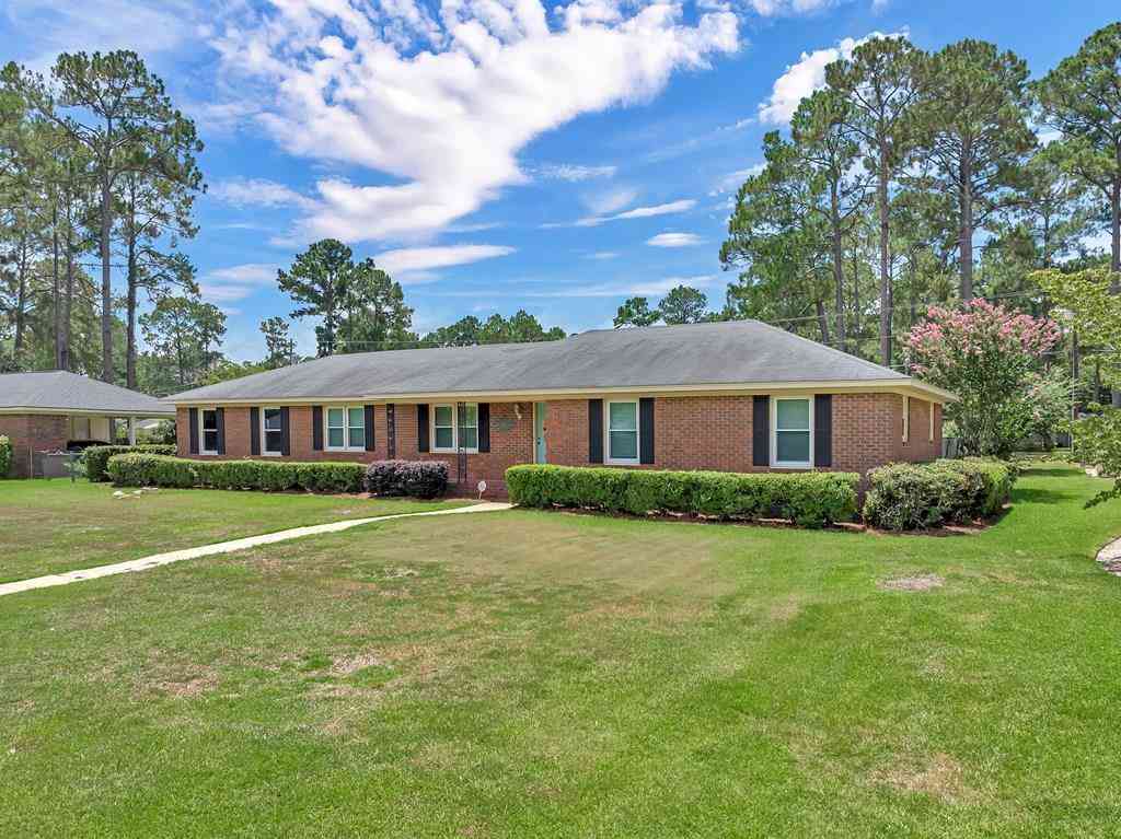 Homes For Sale - 2312 Meadow Brook Lane<br/> Albany, GA 31707