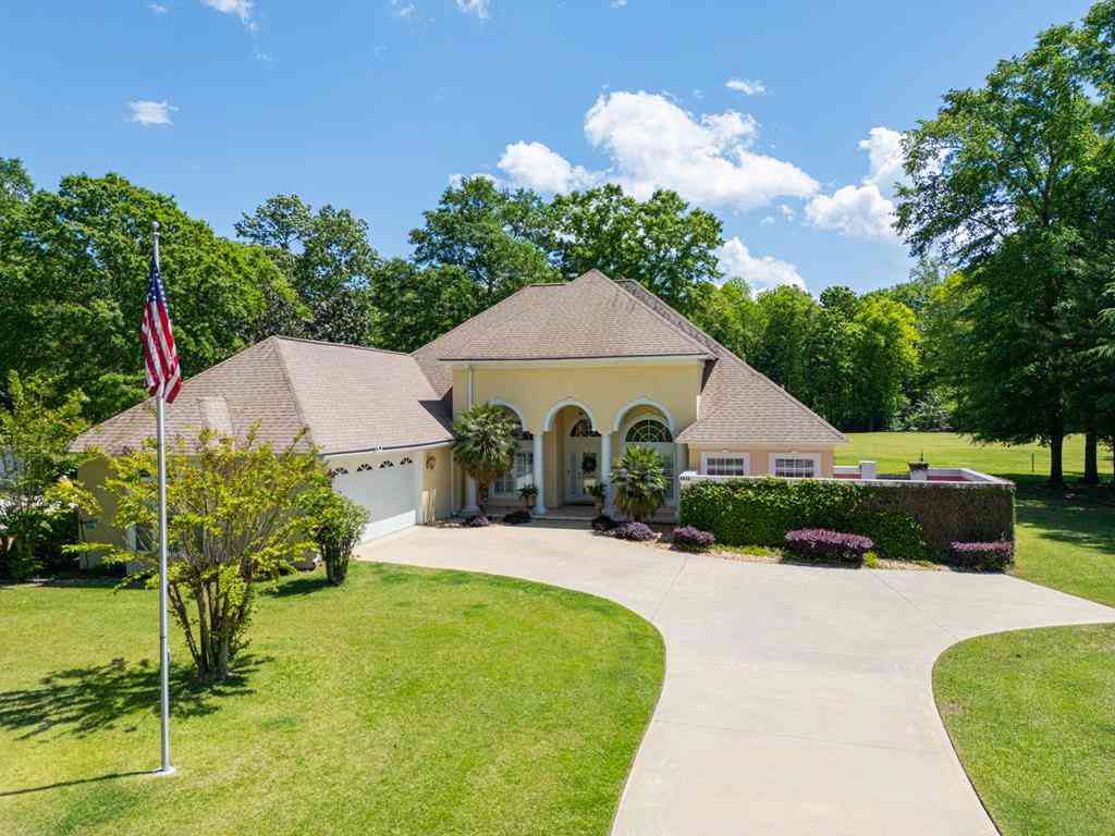 Homes For Sale - 4412 La Costa Drive<br/> Dougherty County, Albany, GA 31721