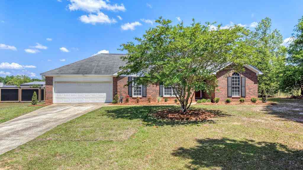Homes For Sale - 123 Carillon Court<br/> Leesburg, GA 31763