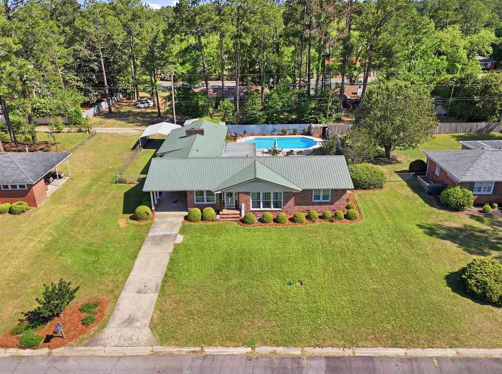 Homes For Sale - 511 E 25th Avenue<br/> Cordele, GA 31015