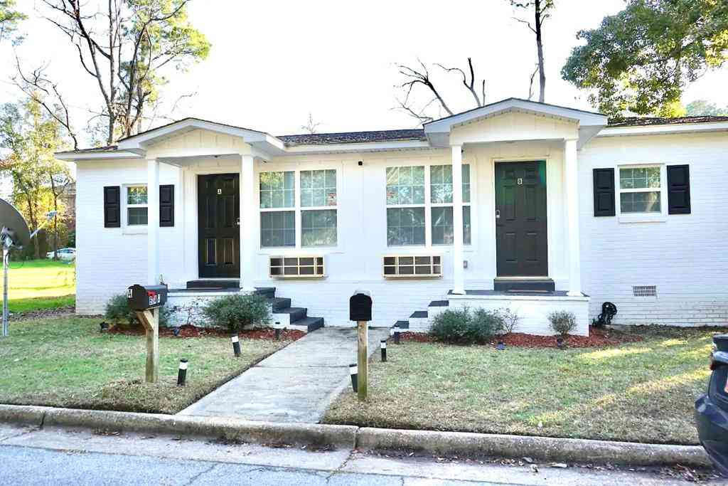 Homes For Sale - 1009 Madison Street N<br/> Albany, GA 31705
