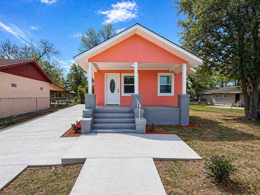 Homes For Sale - 412 Holloway Avenue<br/> Albany, GA 31701