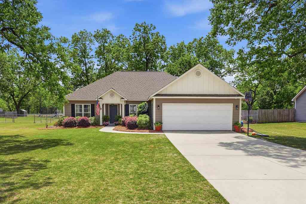 Homes For Sale - 157 Wisteria Lane<br/> Leesburg, GA 31763