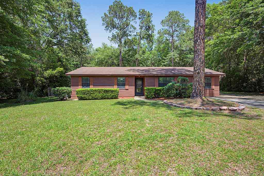 Homes For Sale - 2207 Jasmine Court<br/> Albany, GA 31705