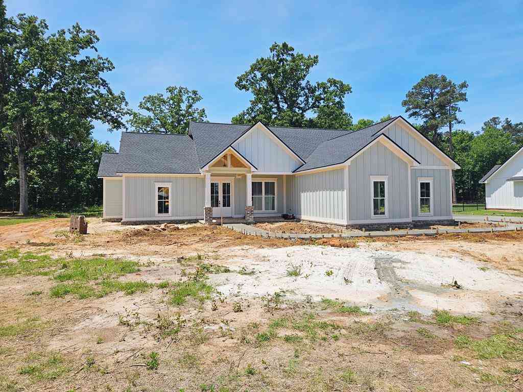 Homes For Sale - 130 Tupelo Dr.<br/> Leesburg, GA 31763