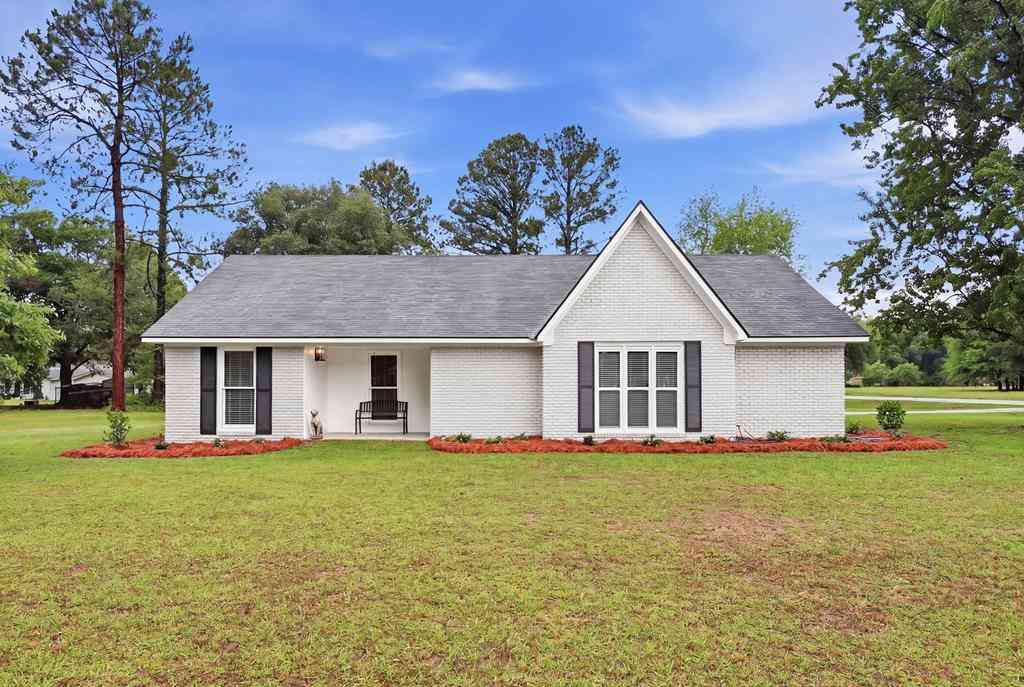 Homes For Sale - 145 Northwood Drive<br/> Leesburg, GA 31721