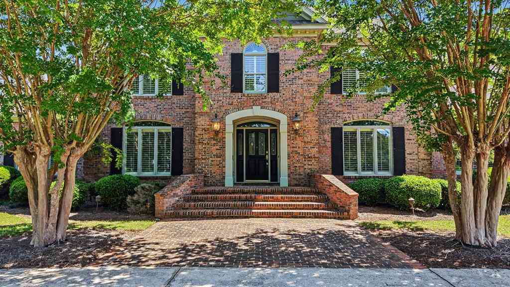 Homes For Sale - 110 Hidden Lakes Drive<br/> Albany, GA 31721