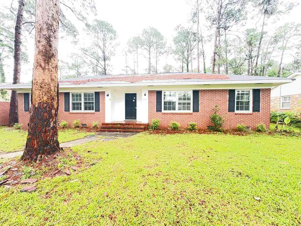 Homes For Sale - 514 Edgewood Ln<br/> Albany, GA 31707