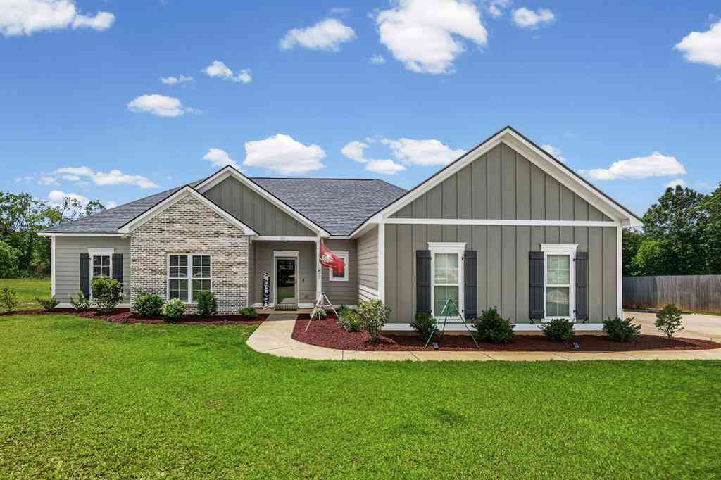 Homes For Sale - 252 Hollister Drive<br/> Albany, GA 31721