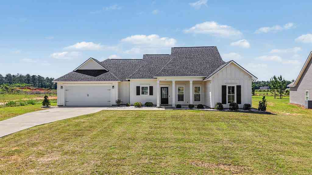 Homes For Sale - 115 Blue Oak Way<br/> Leesburg, GA 31763