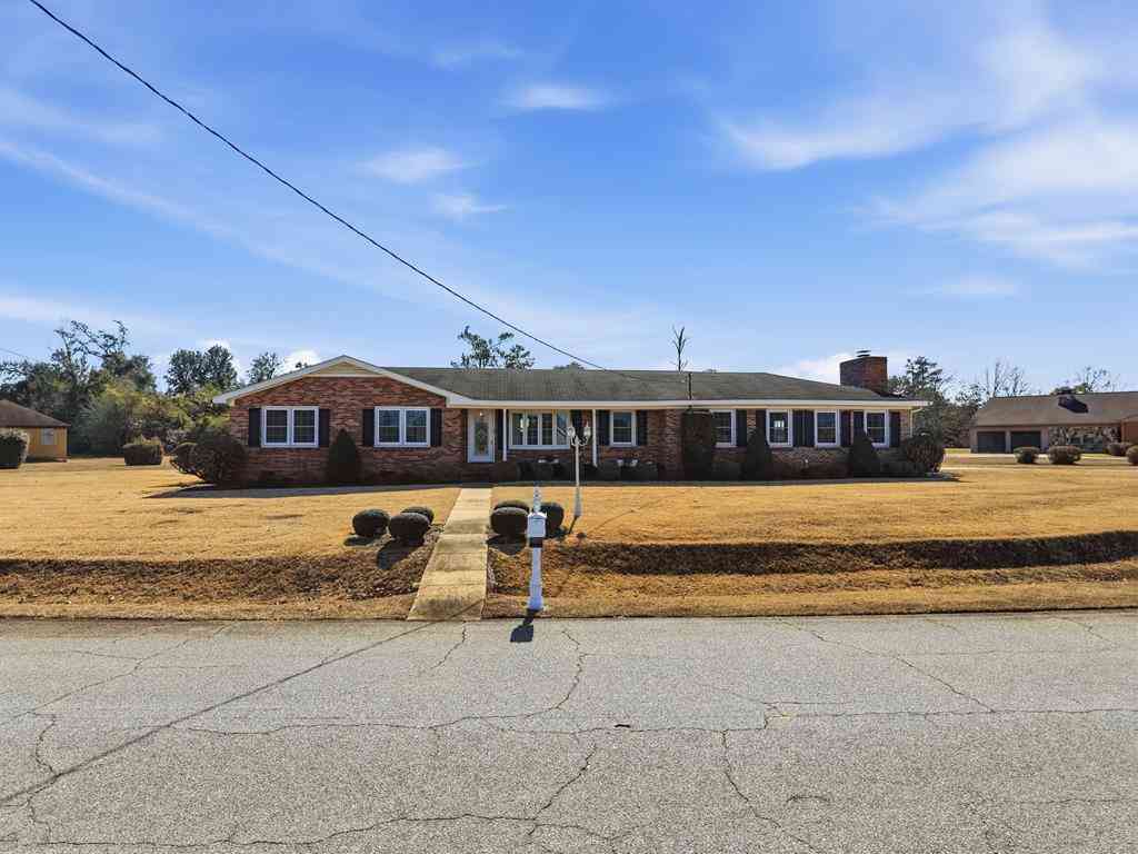 Homes For Sale - 2401 Greenmount<br/> Albany, GA 31705