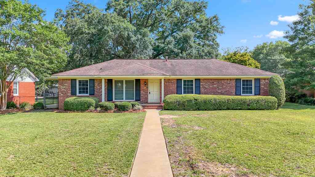 Homes For Sale - 2016 Sharon Avenue<br/> Albany, GA 31721
