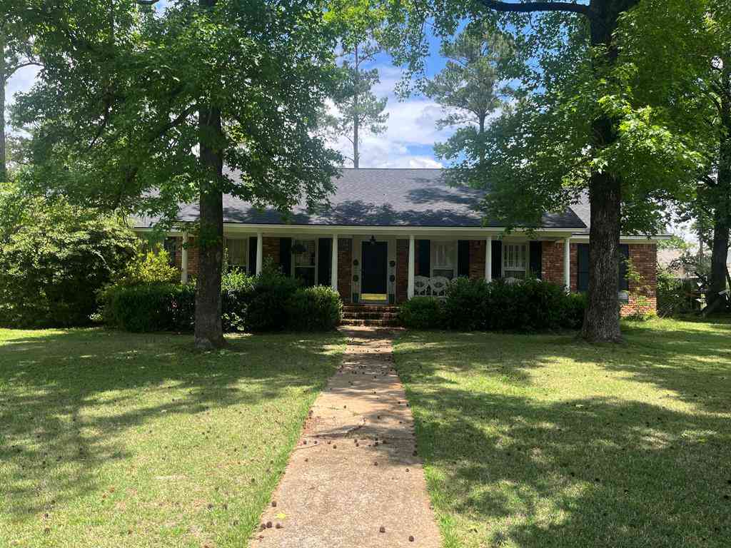 Homes For Sale - 2211 Westmorland Dr<br/> Albany, GA 31721