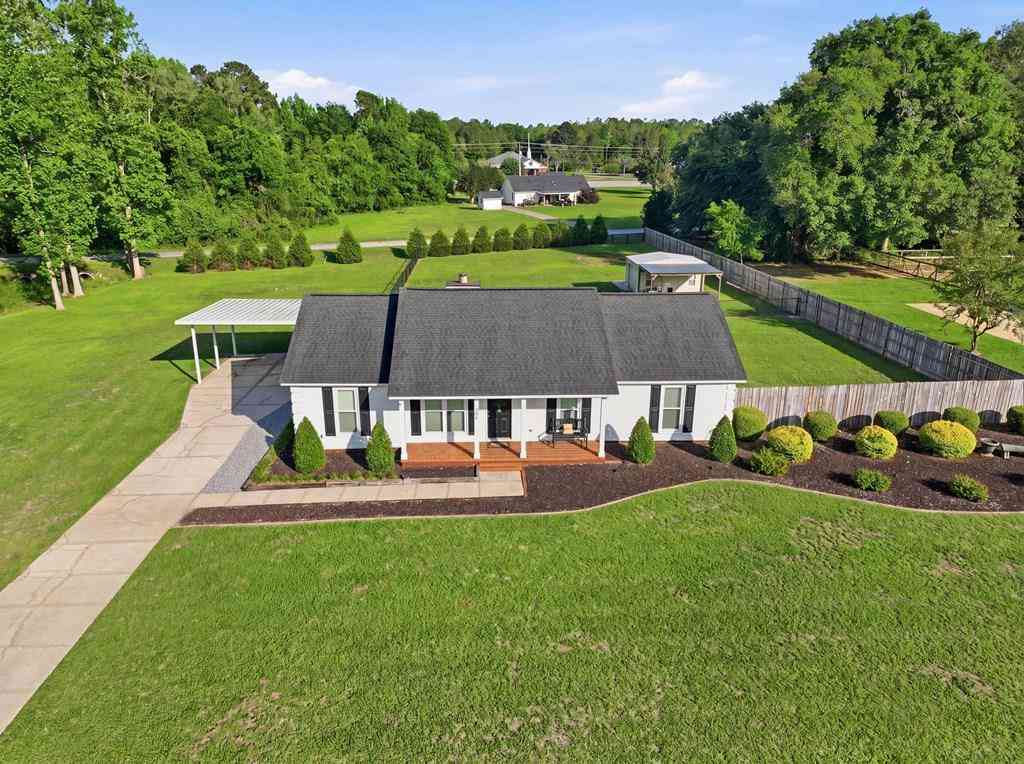Homes For Sale - 135 Darian Drive<br/> Leesburg, GA 31763