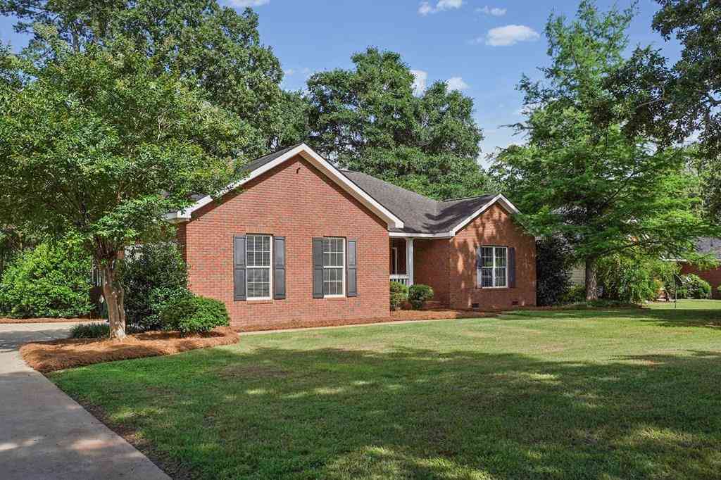 Homes For Sale - 195 Willow Lake Drive<br/> Leesburg, GA 31763