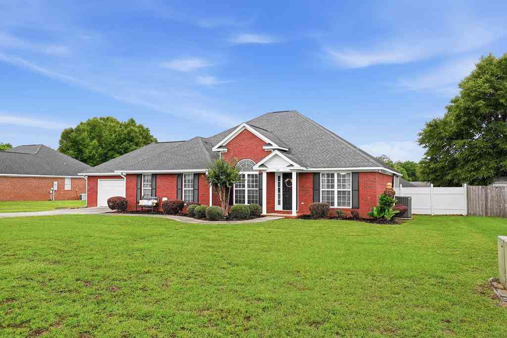 Homes For Sale - 108 Oakwood Court<br/> Leesburg, GA 31763