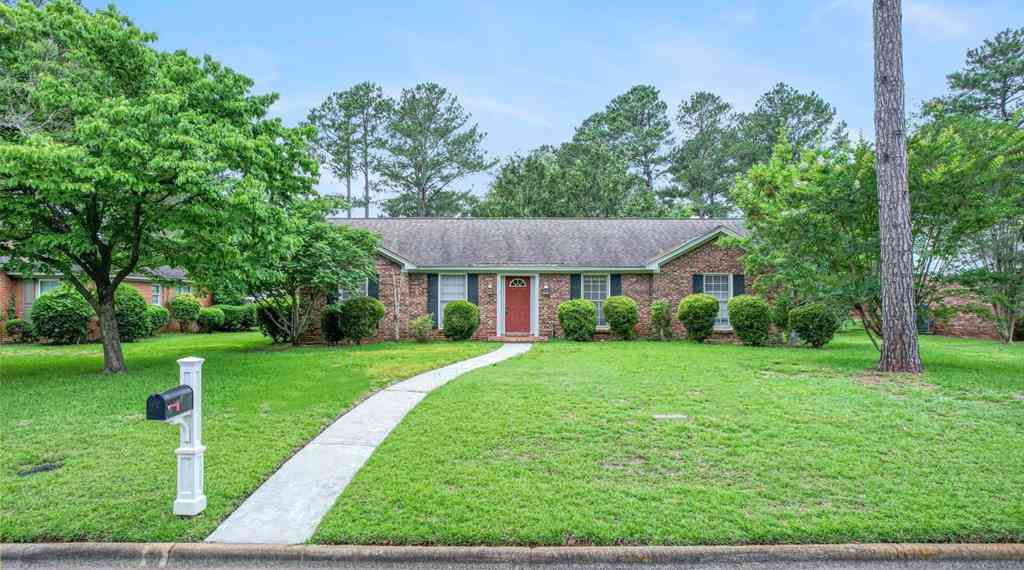 Homes For Sale - 1607 Northwood Drive<br/> Albany, GA 31707