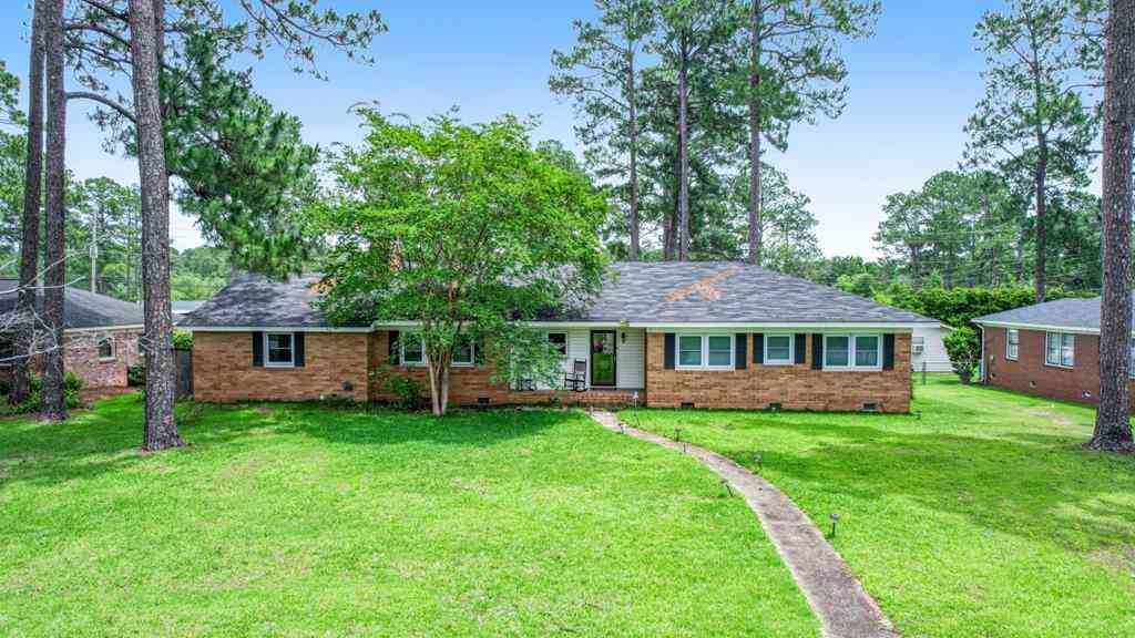Homes For Sale - 1902 Robinhood Road<br/> Albany, GA 31707