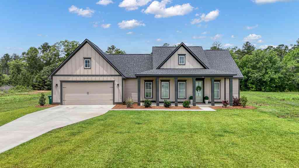 Homes For Sale - 201 Willow Oak Loop<br/> Leesburg, GA 31763