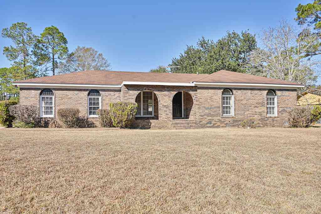 Homes For Sale - 1237 SW Firestone Drive<br/> Albany, GA 31707