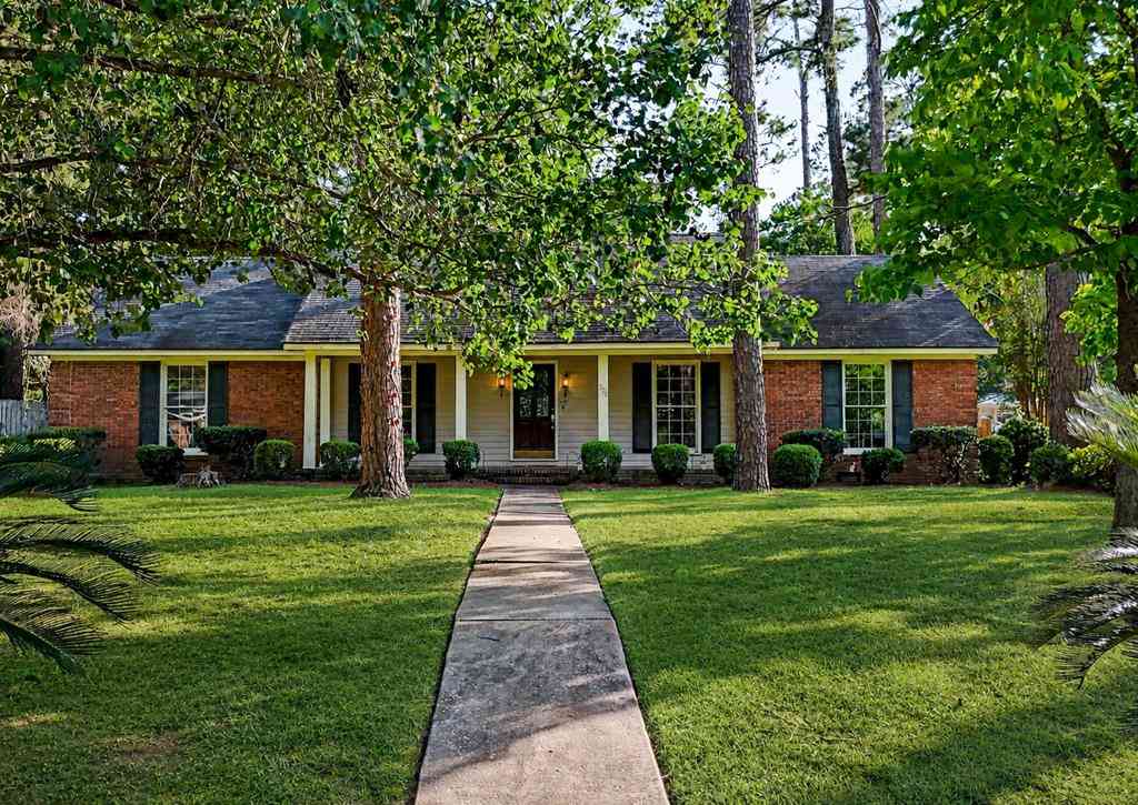 Homes For Sale - 2322 Meadowbrook Lane<br/> Dougherty County, Albany, GA 31707