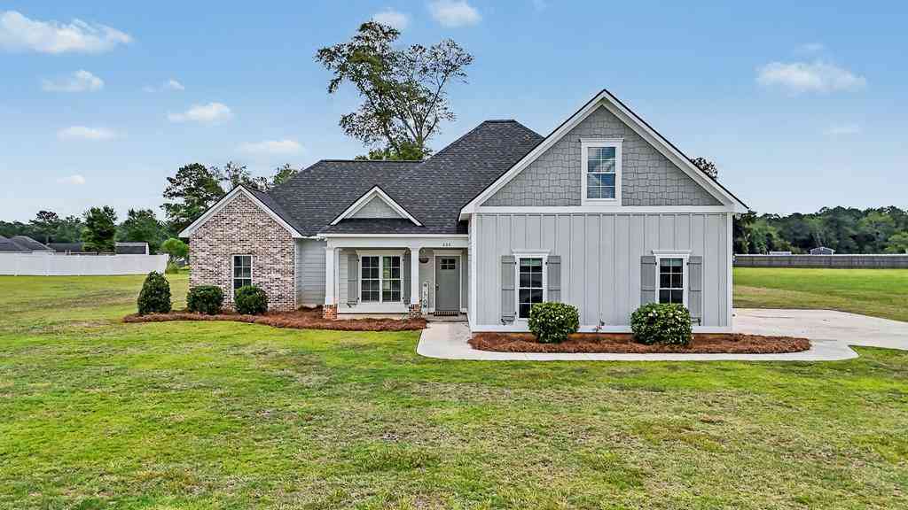 Homes For Sale - 205 Hollister Drive<br/> Leesburg, GA 31763
