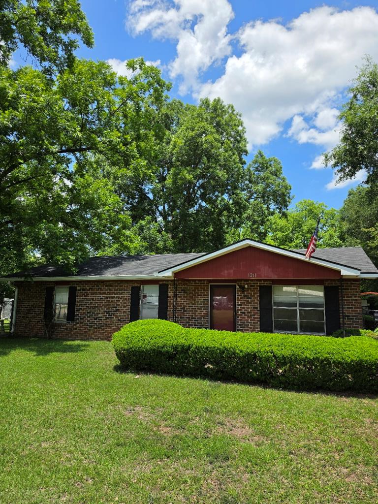 Homes For Sale - 1211 Mckenzie Road<br/> Albany, GA 31705