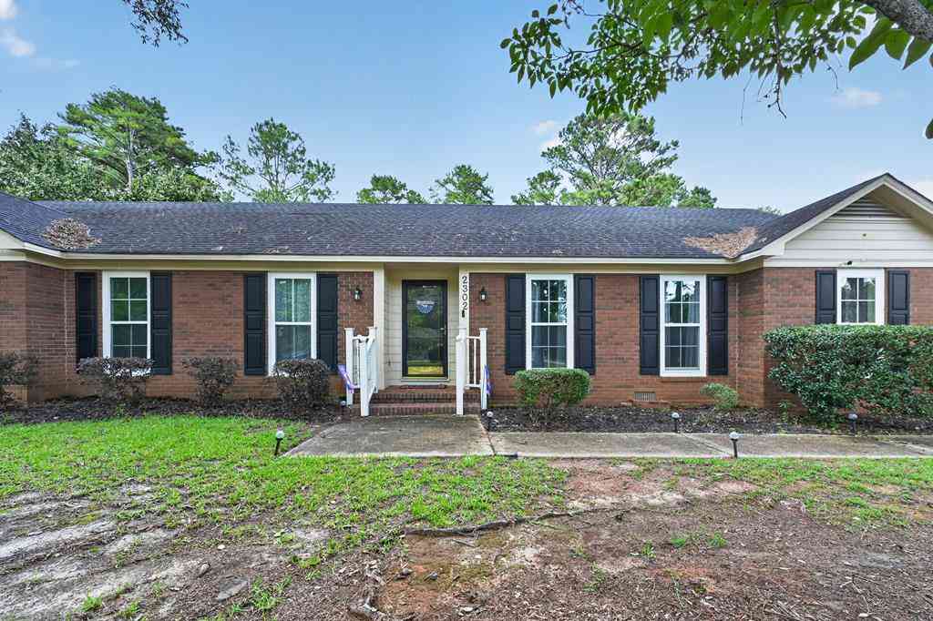 Homes For Sale - 2302 W Alberson Drive<br/> Dougherty County, Albany, GA 31721
