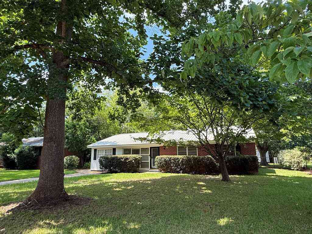 Homes For Sale - 2311 Pembroke Drive<br/> Dougherty County, Albany, GA 31707