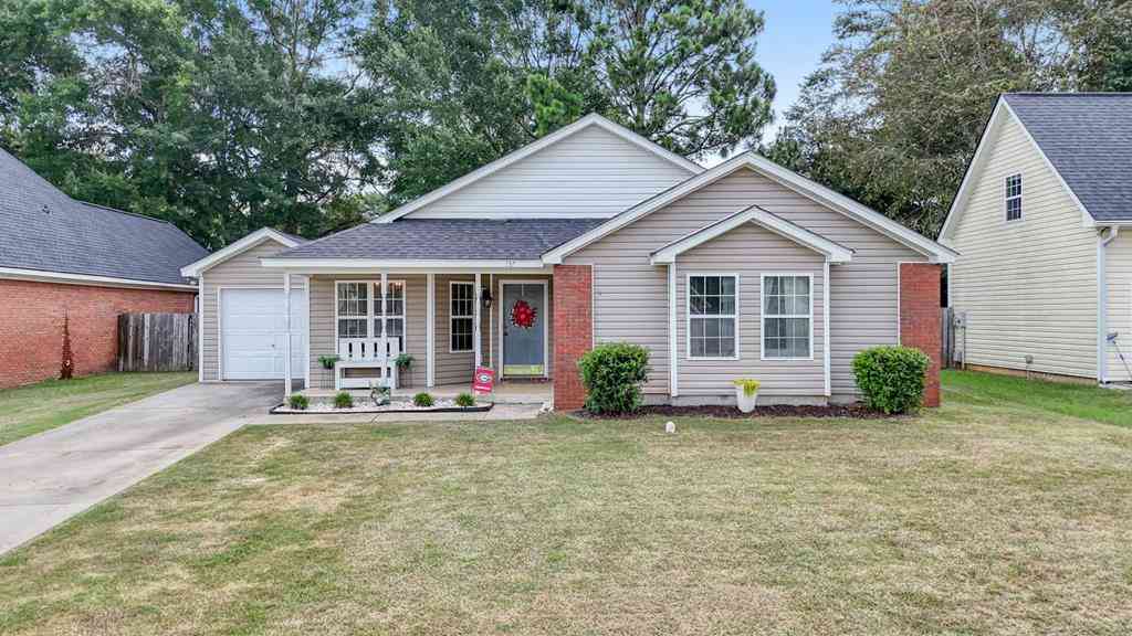Homes For Sale - 137 Danville Drive<br/> Lee County, Leesburg, GA 31763