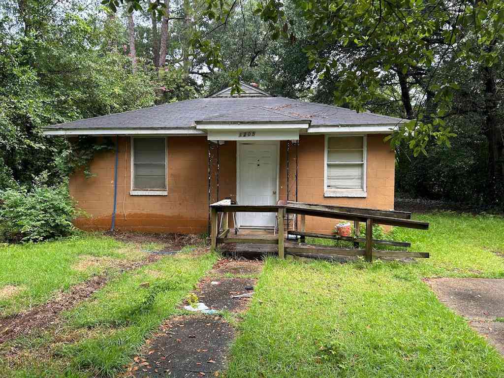 Homes For Sale - 1205 Avalon Avenue<br/> Albany, GA 31707