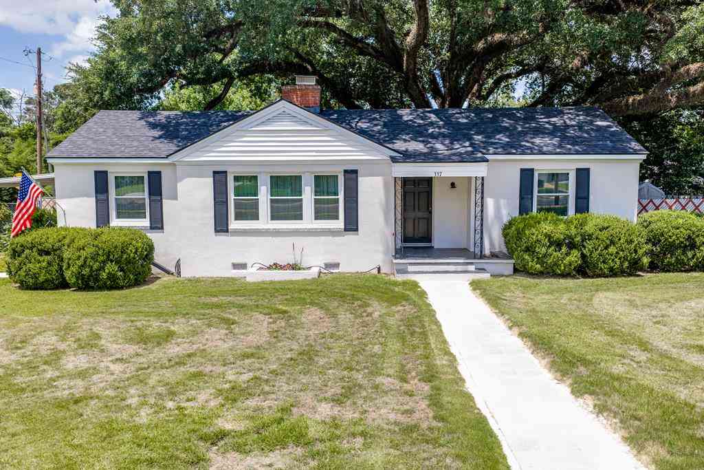 Homes For Sale - 337 College<br/> Blakely, GA 39823