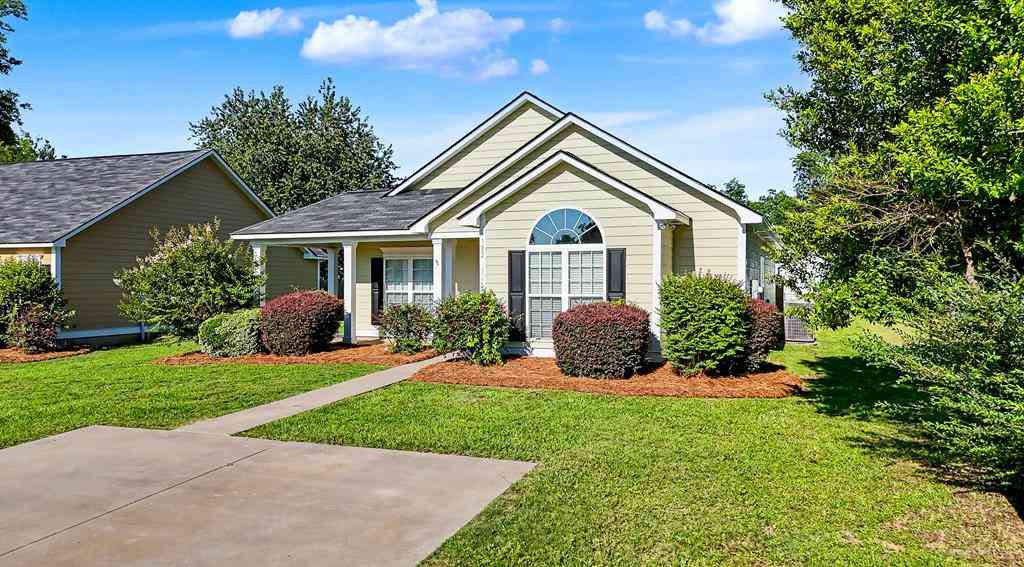 Homes For Sale - 132 Laurelwood Court<br/> Leesburg, GA 31763