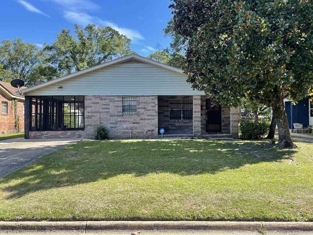 Homes For Sale - 620 Holloway Avenue<br/> Dougherty County, Albany, GA 31701