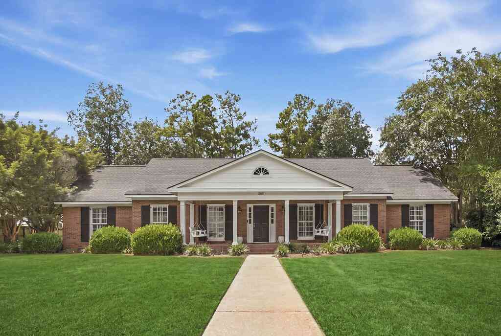 Homes For Sale - 2307 Doublegate Drive E<br/> Albany, GA 31721