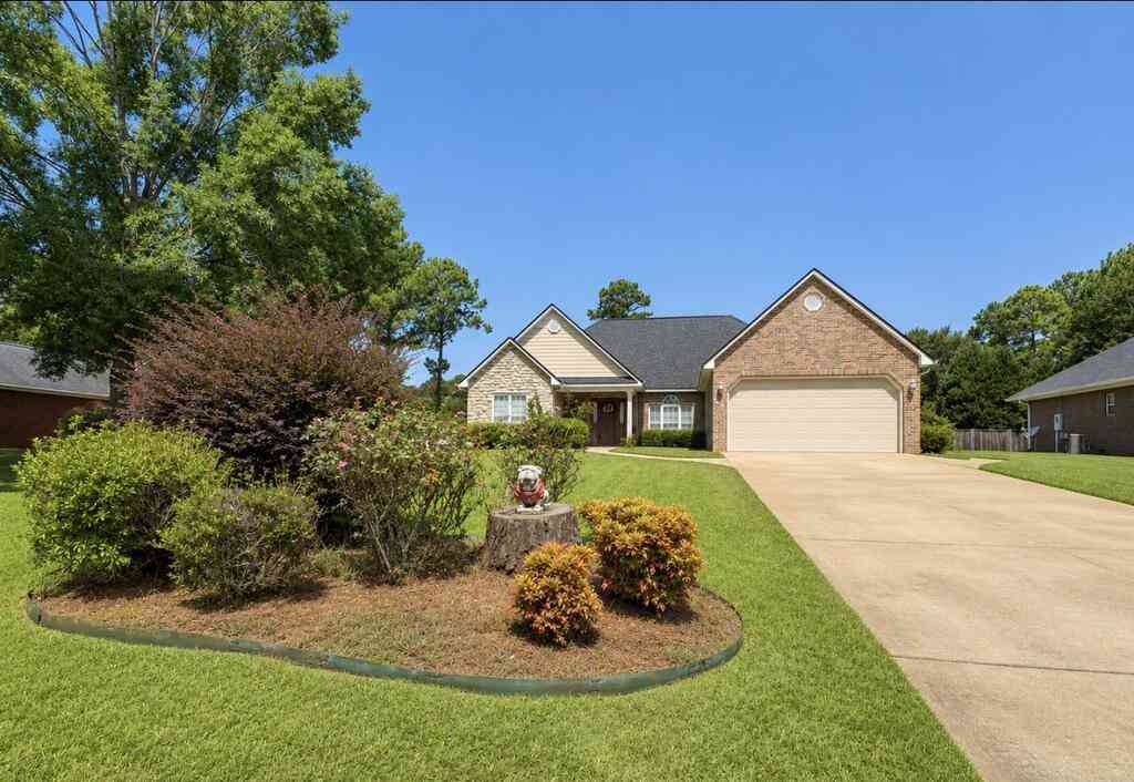 Homes For Sale - 146 Fairethorne Drive<br/> Leesburg, GA 31763