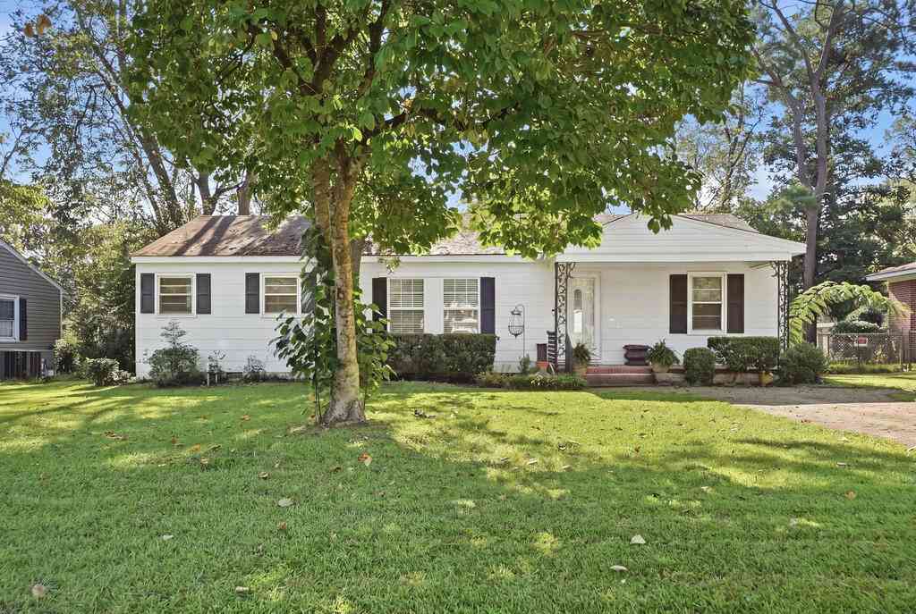 Homes For Sale - 104 N Ingleside Drive<br/> Albany, GA 31707