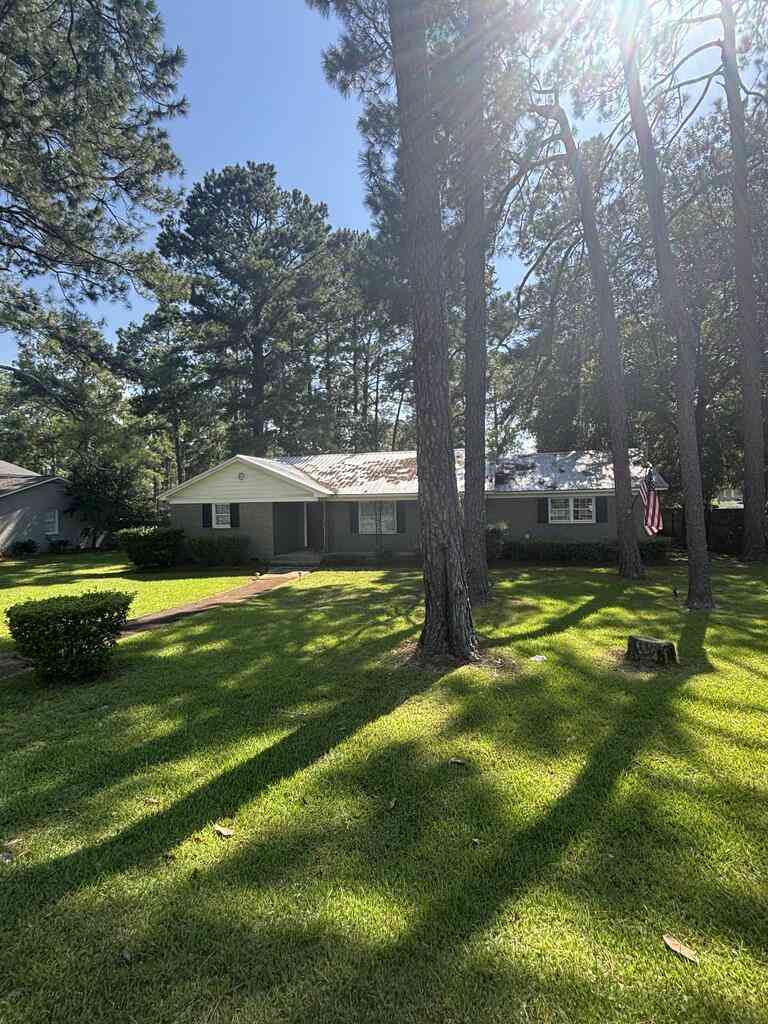 Homes For Sale - 1802 Dawson Road<br/> Albany, GA 31707