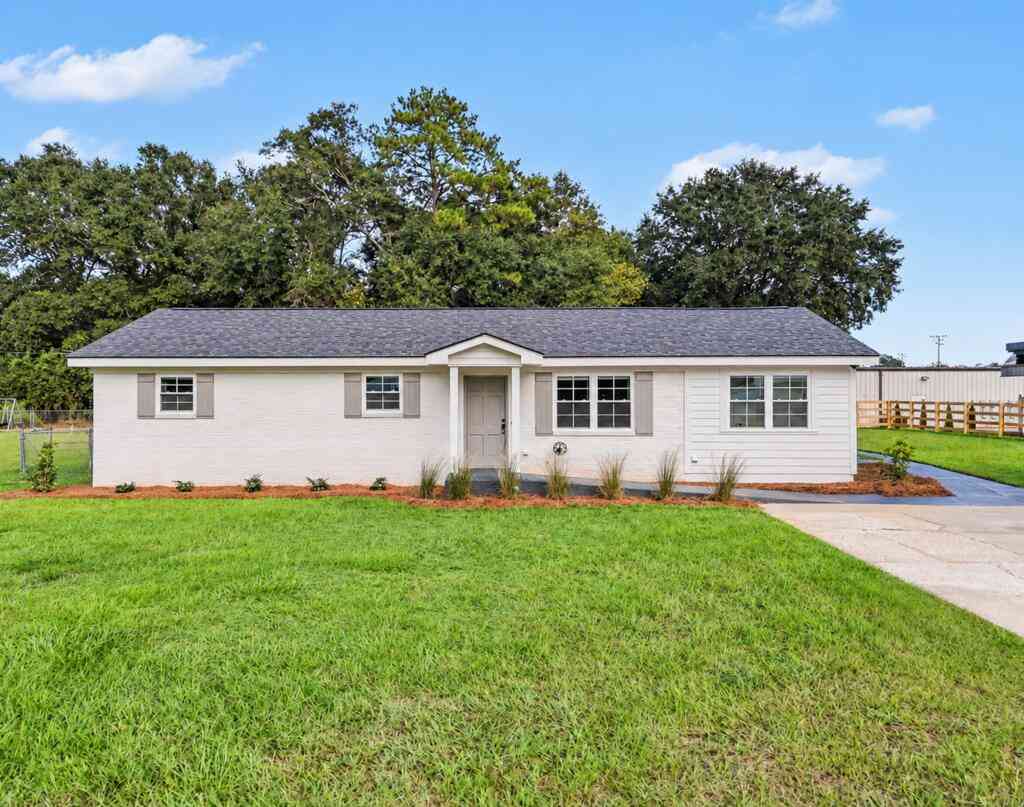 Homes For Sale - 219 S Walnut Avenue<br/> Leesburg, GA 31763