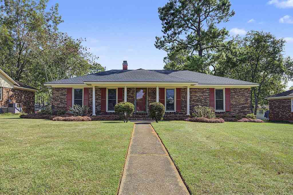 Homes For Sale - 2816 Reeves Lane<br/> Albany, GA 31721