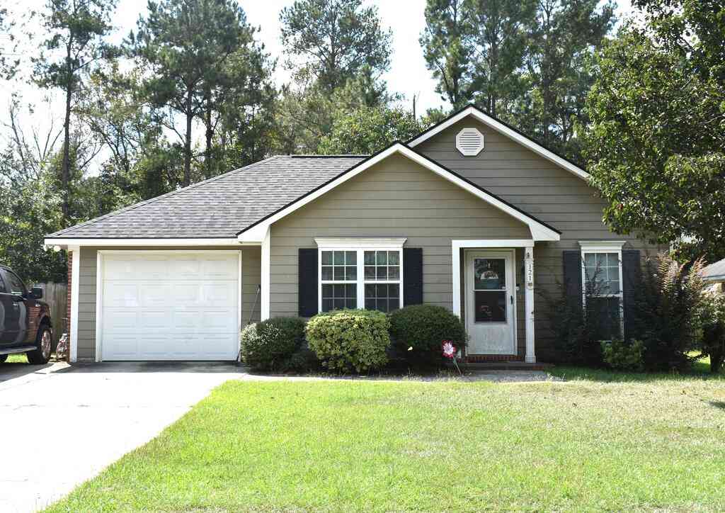 Homes For Sale - 121 Northbrook Court<br/> Leesburg, GA 31763