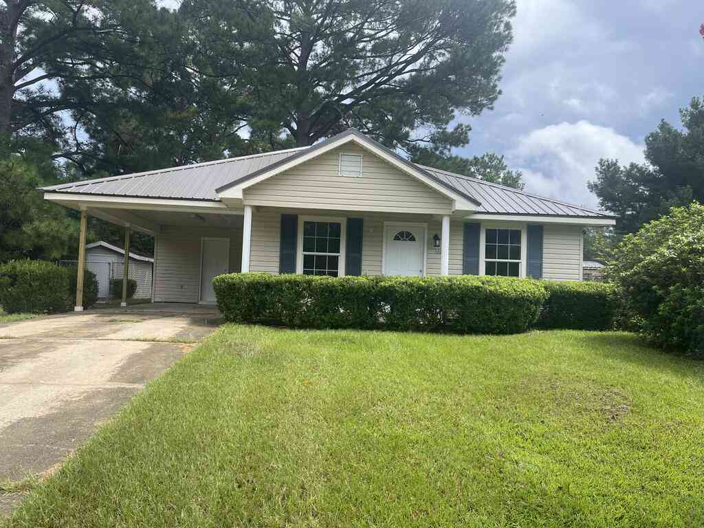Homes For Sale - 166 Crow Drive<br/> Leesburg, GA 31763