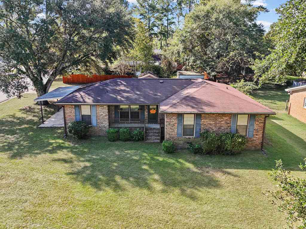 Homes For Sale - 139 Kinchafoonee Creek Drive<br/> Leesburg, GA 31763