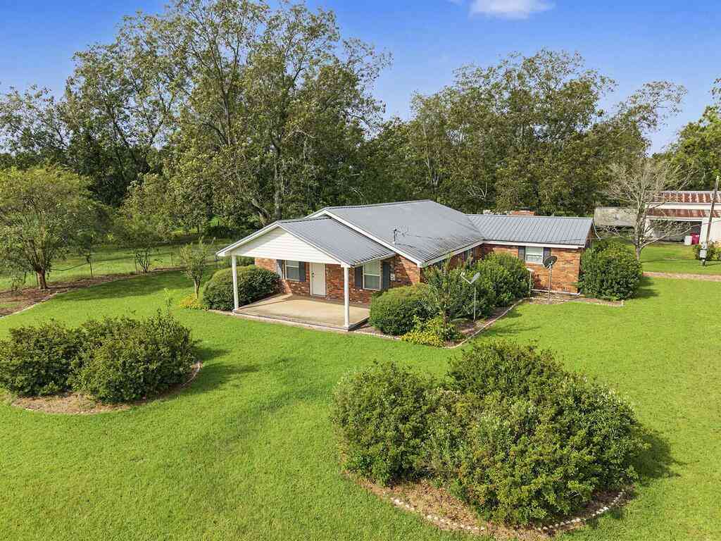 Homes For Sale - 1802 Sumner Road South<br/> Worth County, Sumner, GA 31789