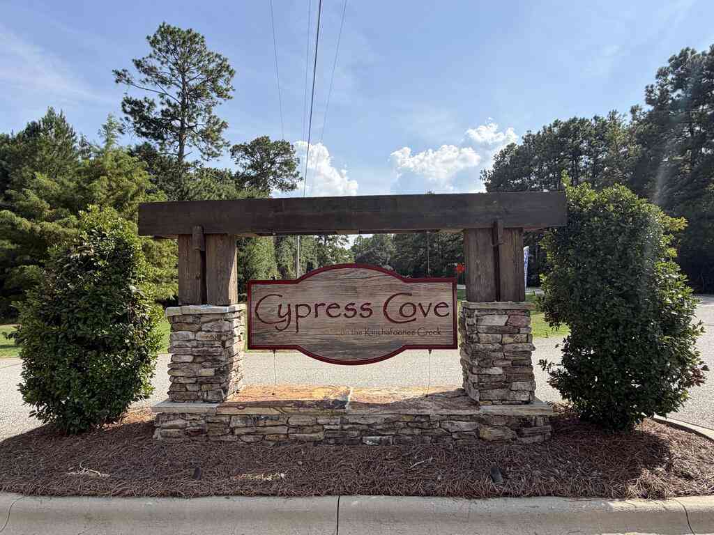 Vacant Land For Sale - 127 Hidden Cove Lane<br/> Leesburg, GA 31763