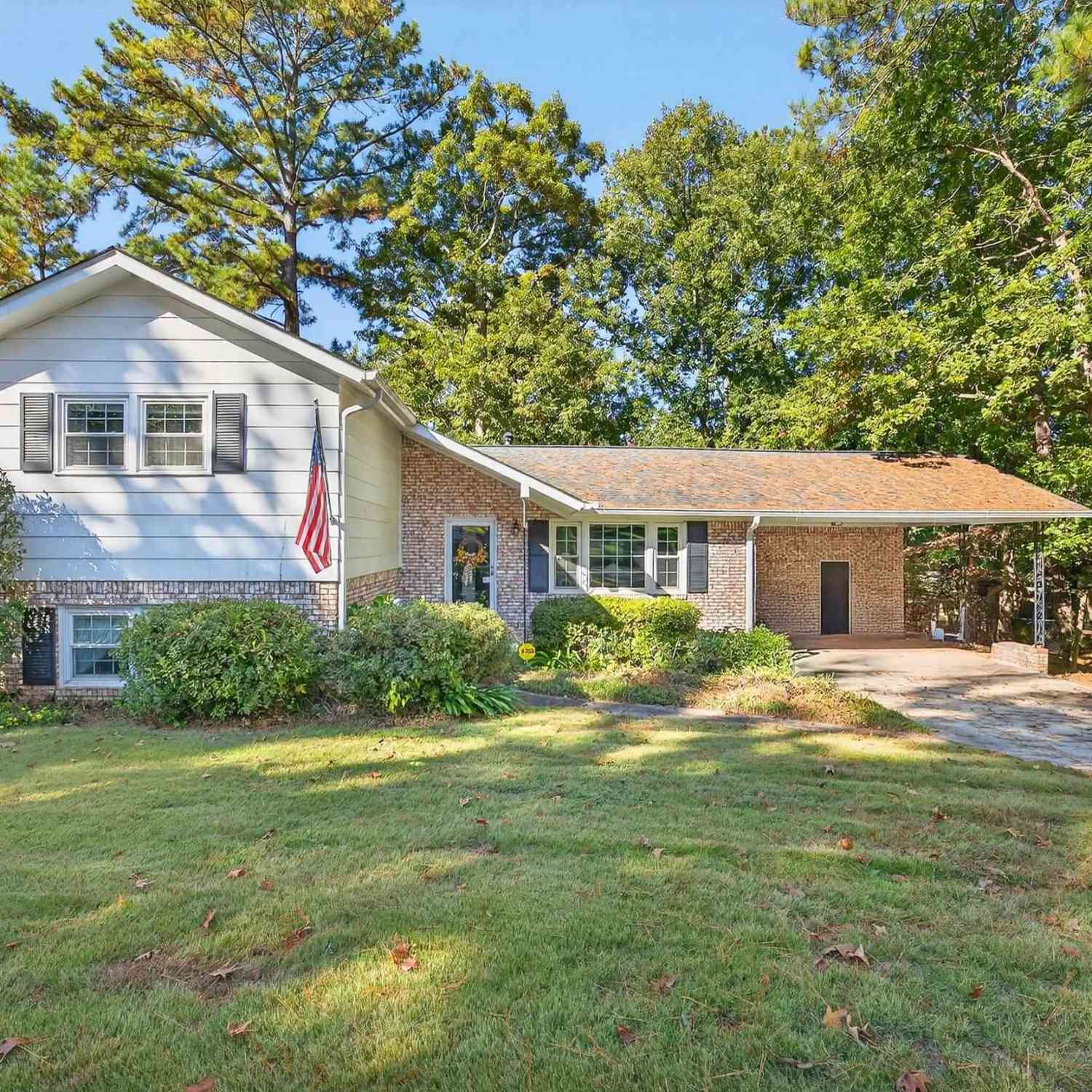 Homes For Sale - 941 Mohegan Trail<br/> West Columbia, SC 29169