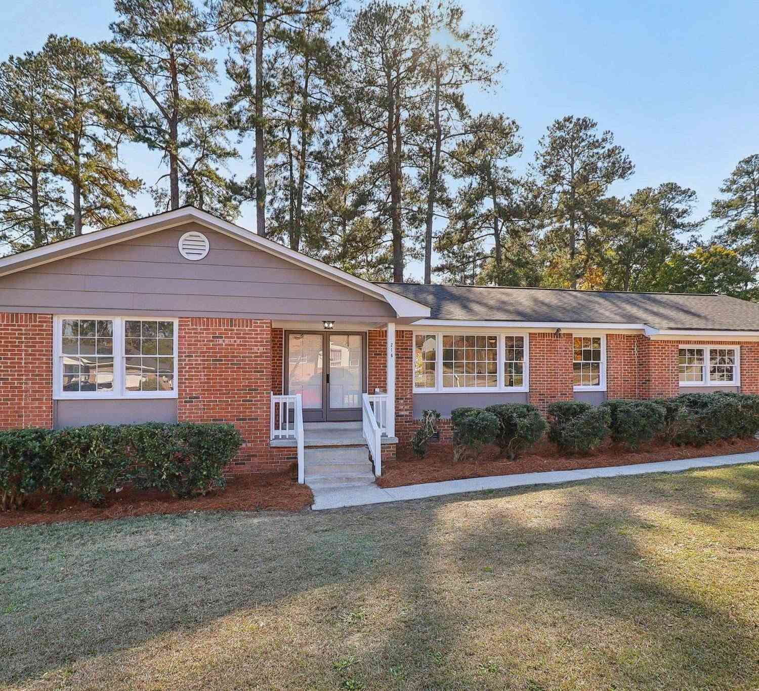 Homes For Sale - 216 Meadowbury Drive<br/> Columbia, SC 29203