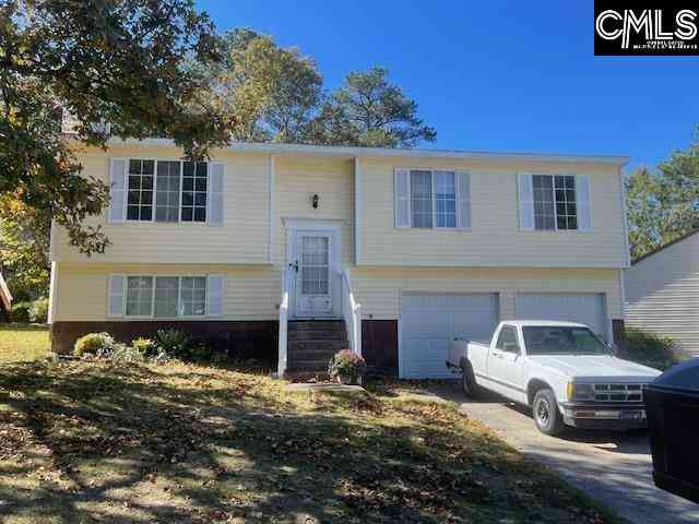 Homes For Sale - 121 Foxglove Circle<br/> Irmo, SC 29063