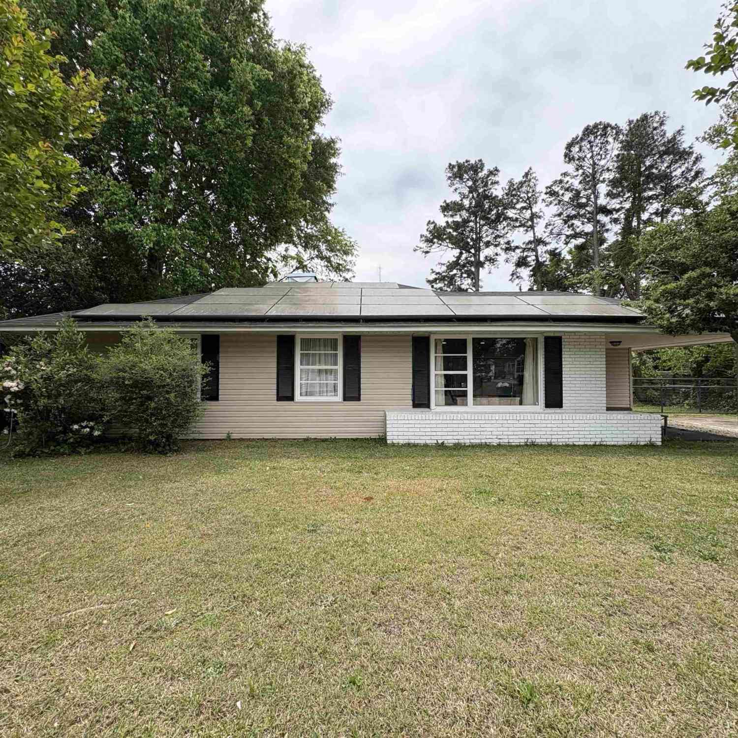 Homes For Sale - 929 NE Dexter Street<br/> Aiken, SC 29801
