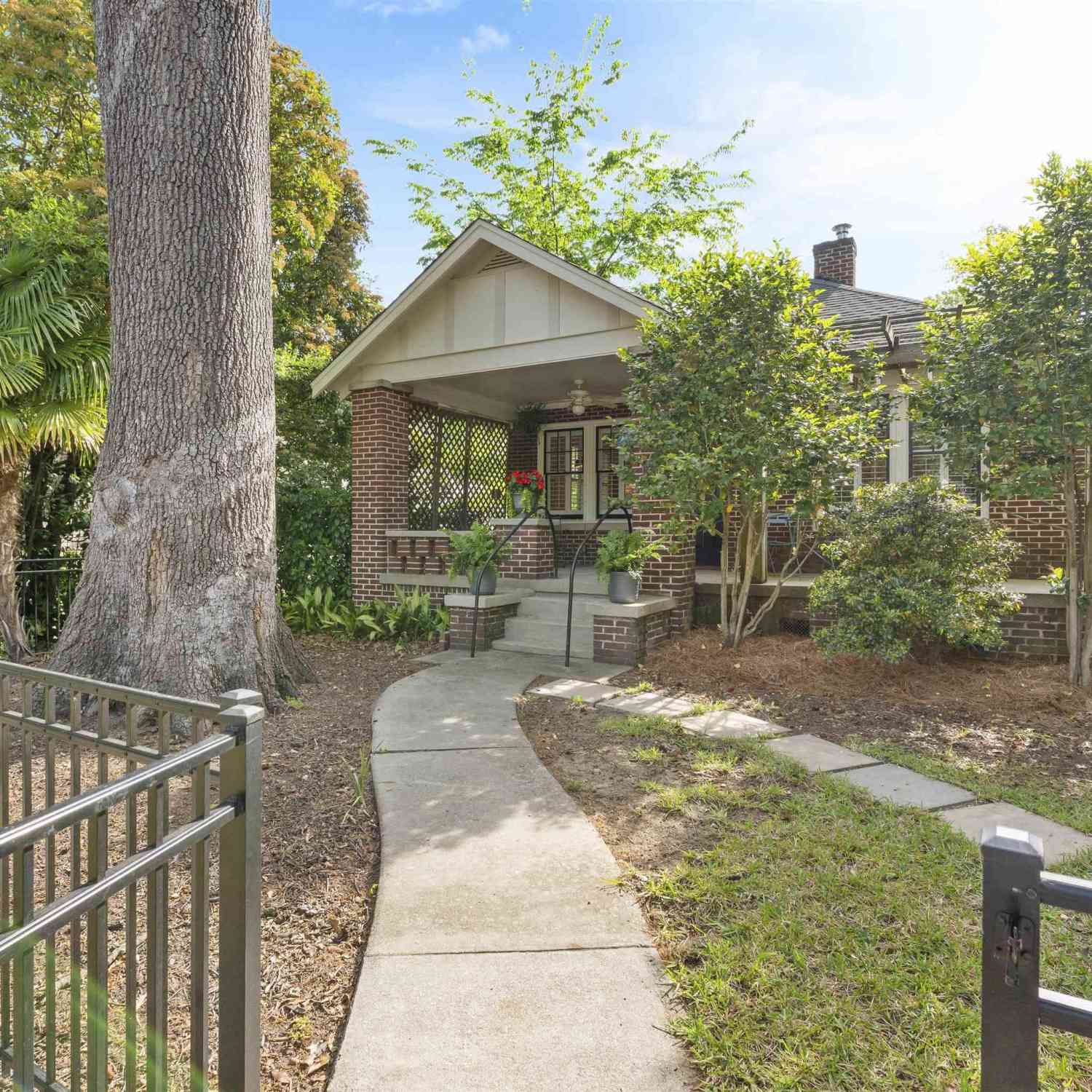 Homes For Sale - 506 Woodrow Street<br/> Columbia, SC 29205